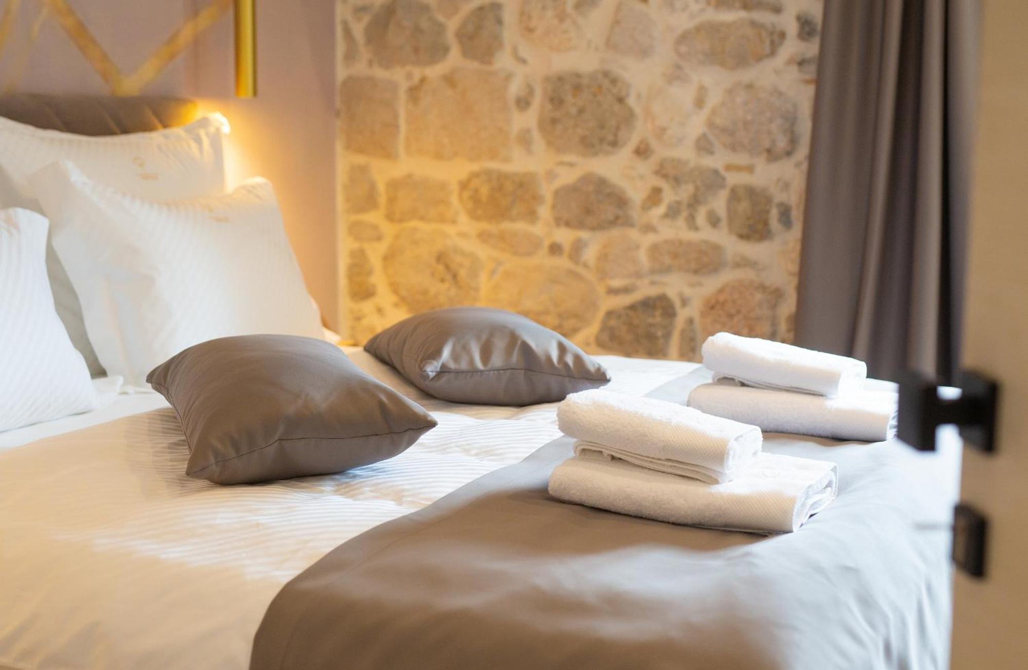 Portella Rooms Krk Town Eksteriør billede