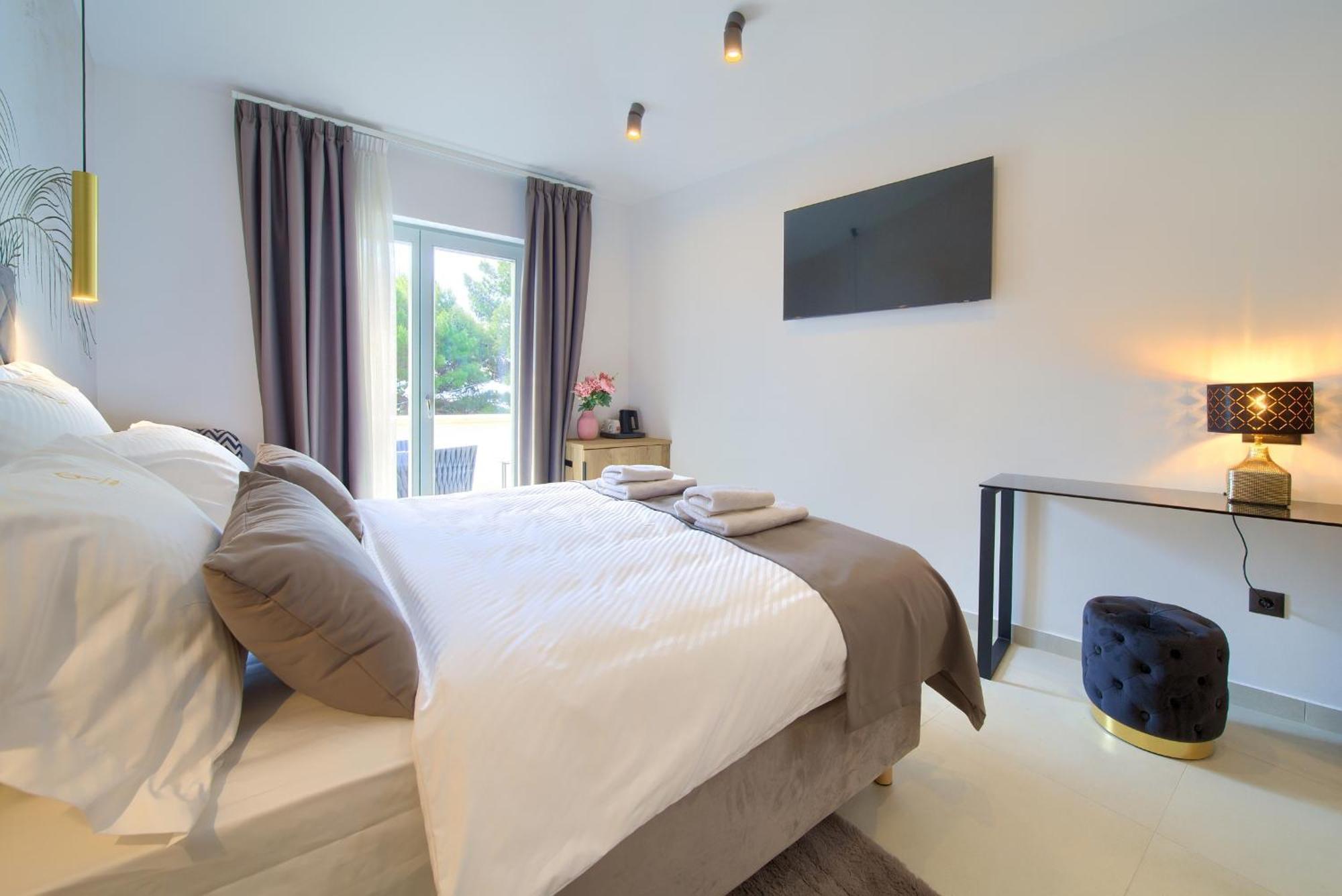 Portella Rooms Krk Town Eksteriør billede